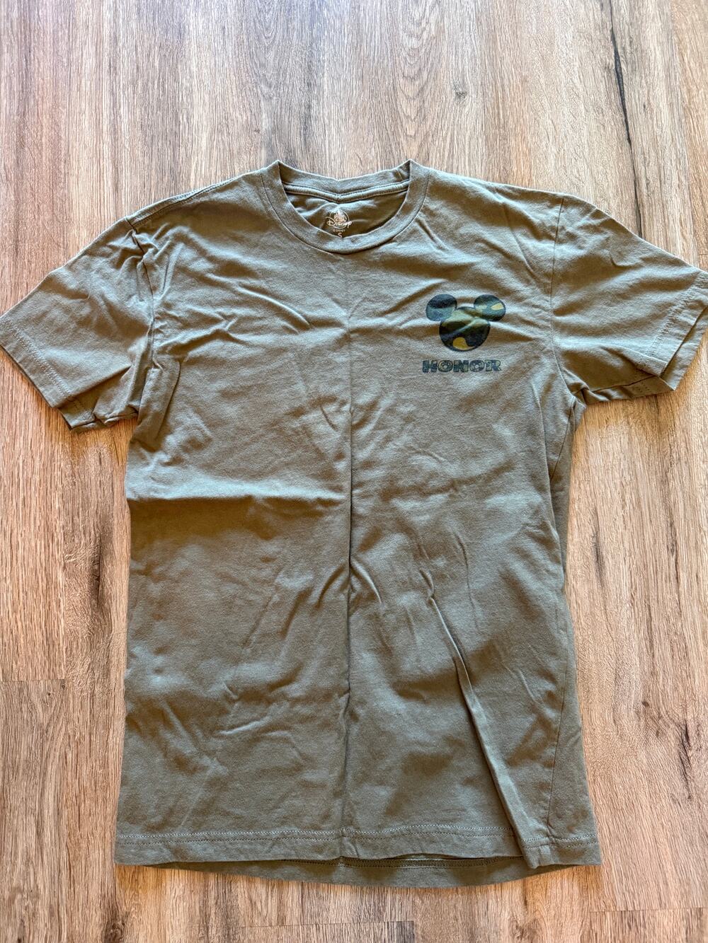 Disney Military Honor Camoflage Honor Short Sleeve Shirt Size Small Unisex